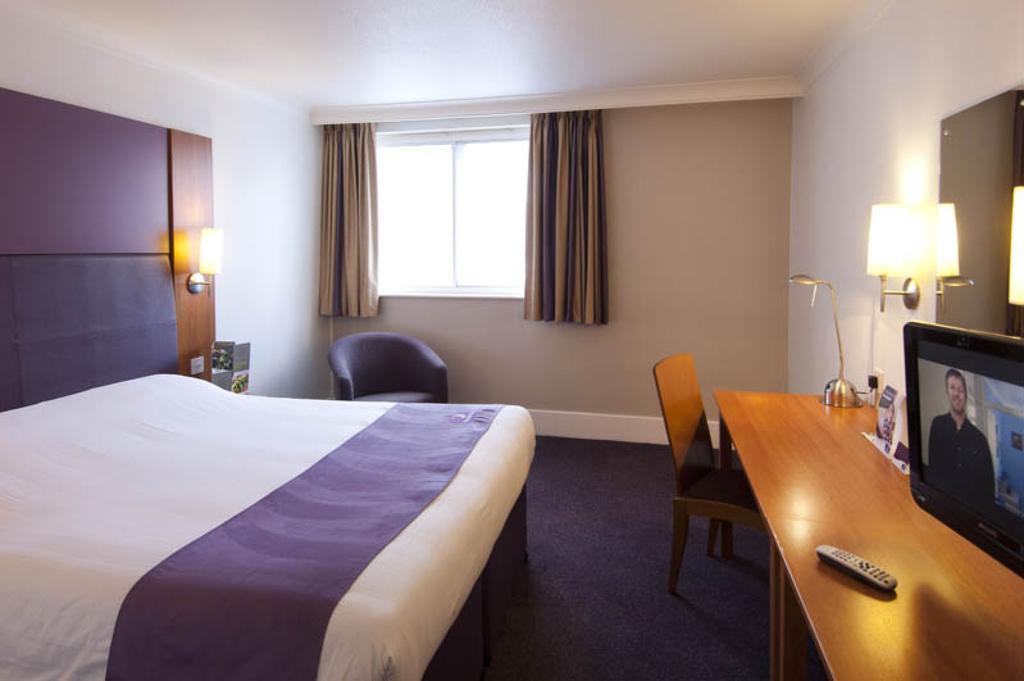 Premier Inn Sittingbourne Kent Zimmer foto