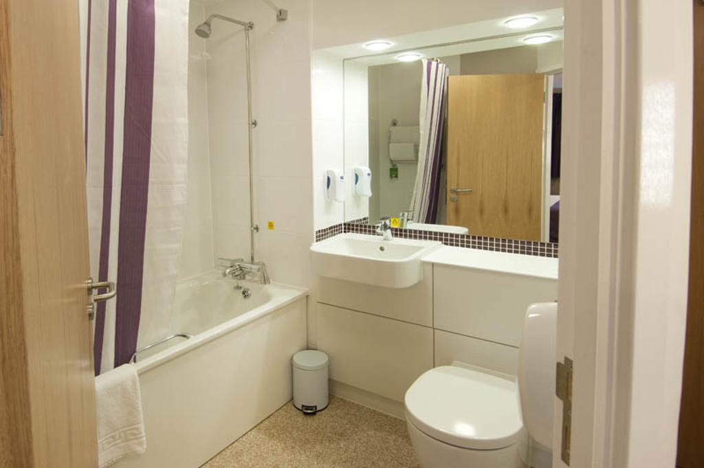 Premier Inn Sittingbourne Kent Zimmer foto