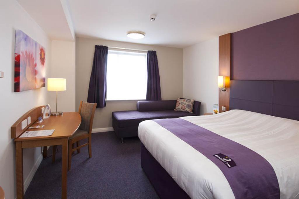 Premier Inn Sittingbourne Kent Zimmer foto